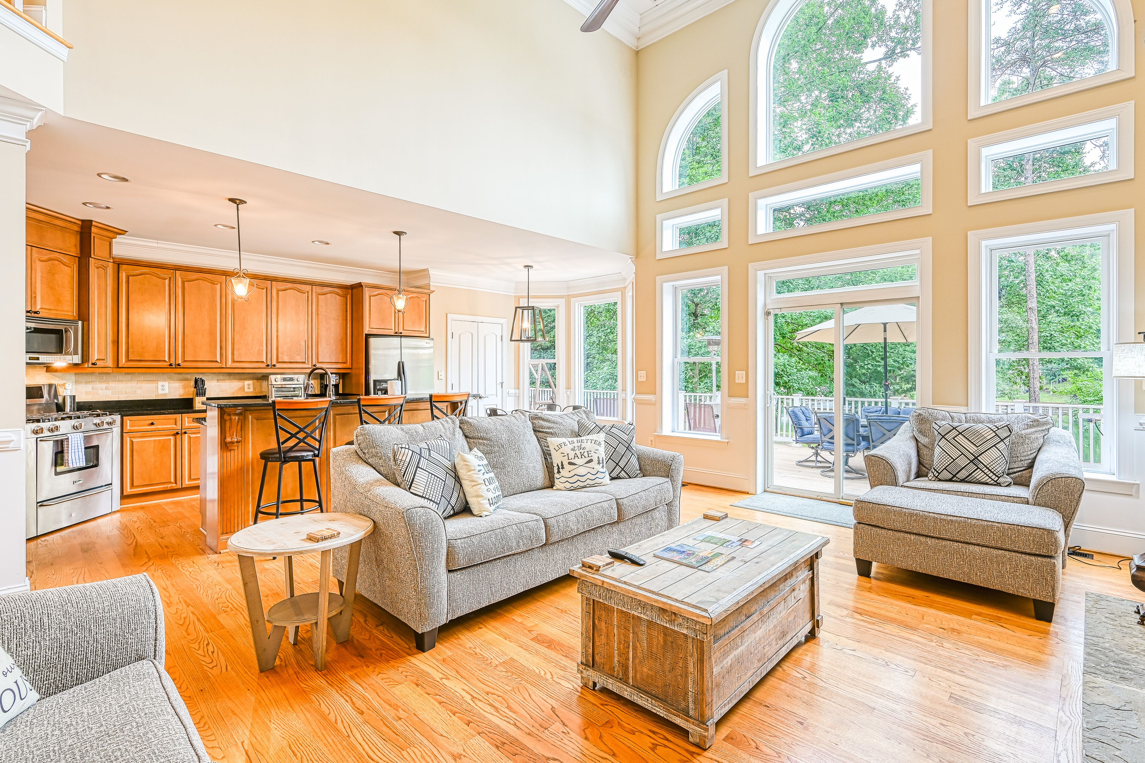 TV, peis, fotballspill og bordtennis