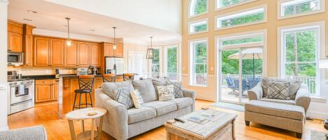 Televisión, chimenea, futbolito, mesa de ping pong