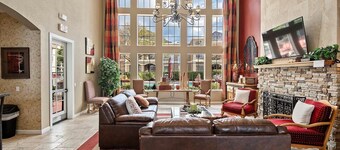 Private, Spacious Condo in Perfect 🌵 Oro Valley Location! Pool, Spa, Gym, Hiking