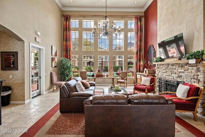 Private, Spacious Condo in Perfect 🌵 Oro Valley Location! Pool, Spa, Gym, Hiking