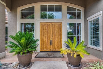 Private, Spacious Condo in Perfect 🌵 Oro Valley Location! Pool, Spa, Gym, Hiking