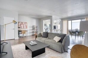 Télévision, chaîne hi-fi