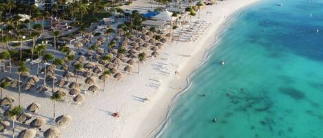 Beach nearby, sun-loungers, beach towels