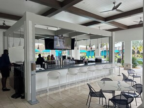 Bar (en la propiedad)
