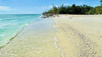 Solsenger og strandhåndklær