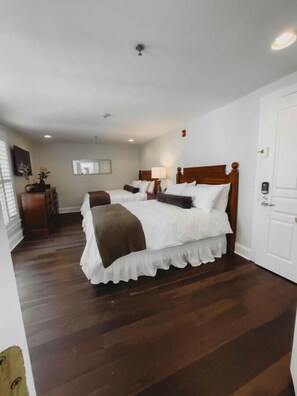 1 dormitorio, tabla de planchar con plancha, wifi