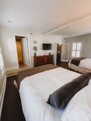 1 bedroom, iron/ironing board, WiFi - The Jefferson Inn Rm. 2 | Standard Suite (Southern Pines)