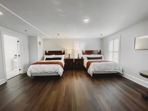 1 bedroom, iron/ironing board, WiFi - Southern Pines • The Jefferson Inn • Deluxe 2-Queen Guestroom (Southern Pines)