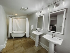 Hair dryer - Deluxe Guest Room - 1 King + · The Jefferson Inn Rm. 7 (Southern Pines)