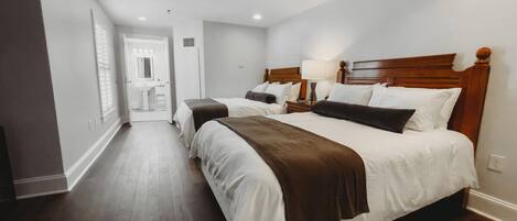 1 bedroom, premium bedding, iron/ironing board, WiFi