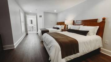 1 bedroom, premium bedding, iron/ironing board, WiFi