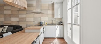 Stylish Two-Bedroom Apartment Steps from Vendôme