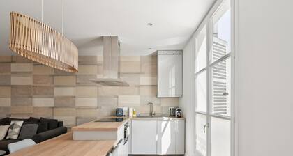 Stylish Two-Bedroom Apartment Steps from Vendôme