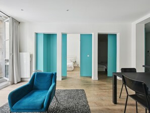 Interior - Elegant apt in Concorde district of Paris (Paris)