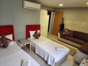 Economy Twin Room | Premium bedding, blackout curtains, soundproofing, free WiFi - 216 Turkuaz Suit (Istanbul)