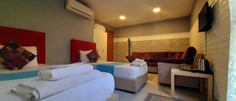 Economy Twin Room | Premium bedding, blackout drapes, soundproofing, free WiFi