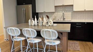 Plaque de cuisson, cafetière/bouilloire