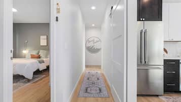 1 habitación, tabla de planchar con plancha, wifi y ropa de cama