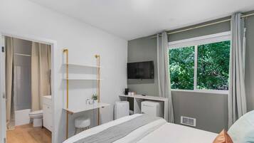 1 habitación, tabla de planchar con plancha, wifi y ropa de cama