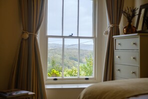 4 bedrooms, iron/ironing board, travel cot, free WiFi
