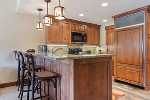 Fridge, microwave, oven, stovetop - The Charter at Beaver Creek C140 (Beaver Creek)