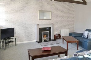TV, fireplace - Newbiggin by the sea northumberland sea views sleeps 4 (Northumberland)