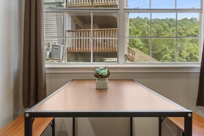 公寓客房, 多張床, 陽台 | 2 間臥室、隨行嬰兒床、免費無線上網