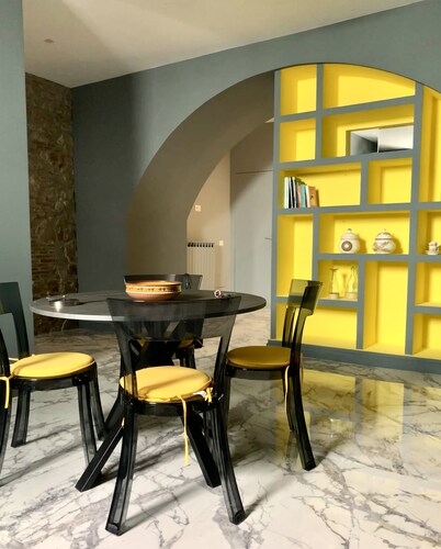 Modern studio apartment in the city center