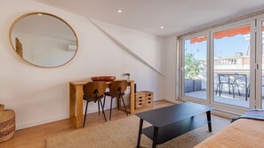 Interior - 1BDR Apartment w/ AC and Terrace by LovelyStay (Lisbon)