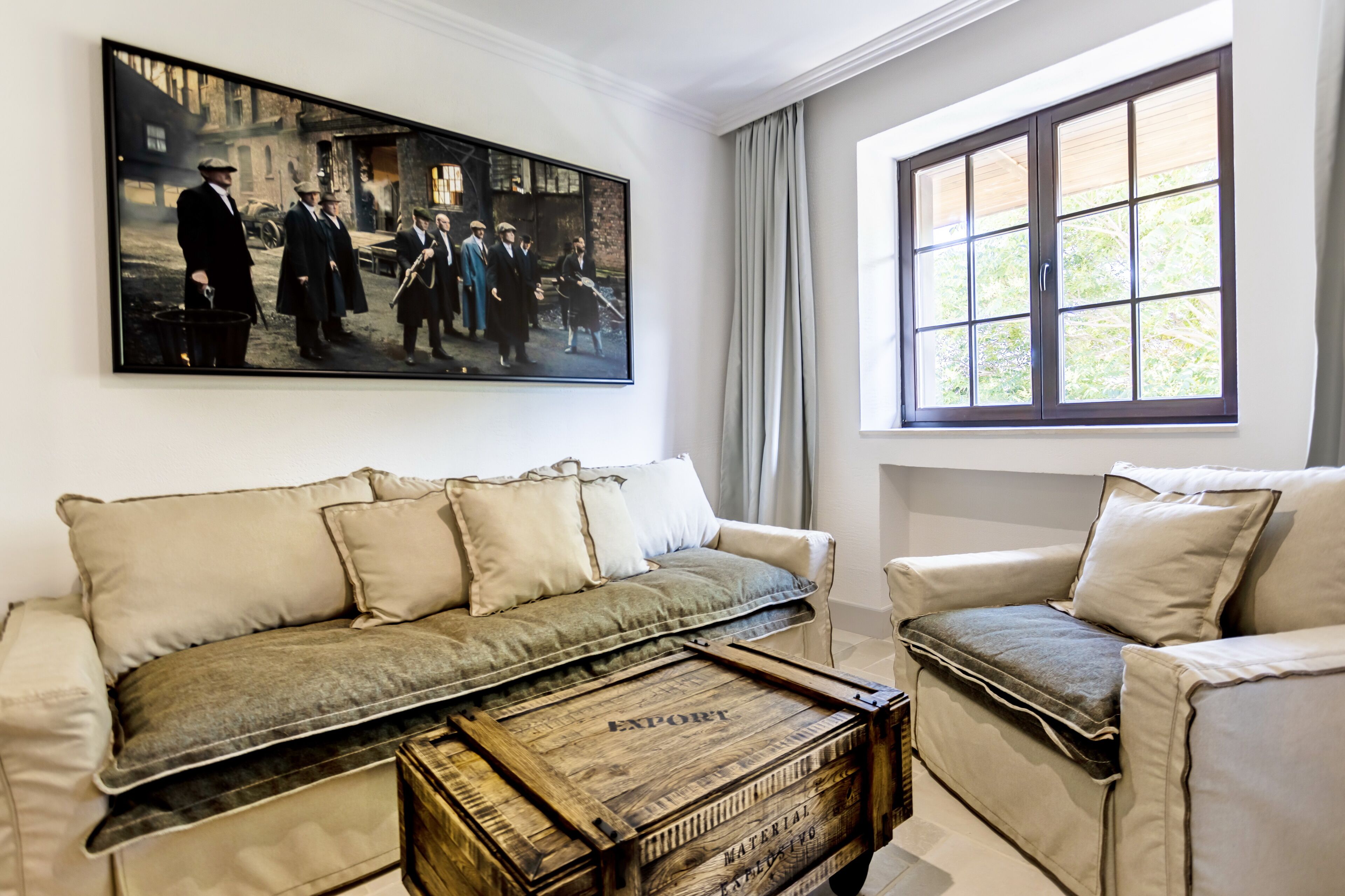 ラグジュアリー ルーム | 高級寝具、低反発ベッド、WiFi (無料)、ベッドシーツ