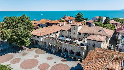 Castro Mesembria Boutique Hotel