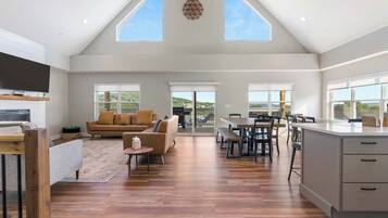 House, Multiple Beds, Patio, Mountain View (Ingallview at Branson Cove) | Living area | 42-inch flat-screen TV with digital channels, fireplace