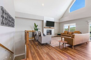 House, Multiple Beds, Patio, Mountain View (Ingallview at Branson Cove) | Living area | 42-inch flat-screen TV with digital channels, fireplace