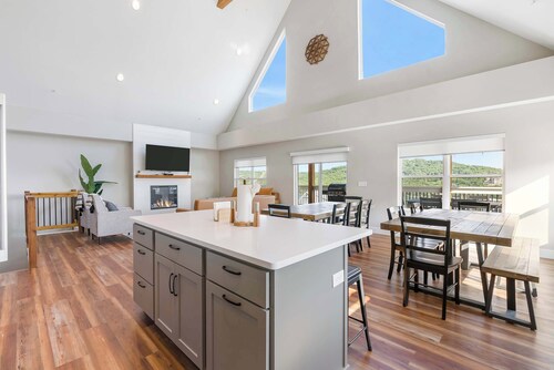 Ingallview at Branson Cove - Indoor Pool