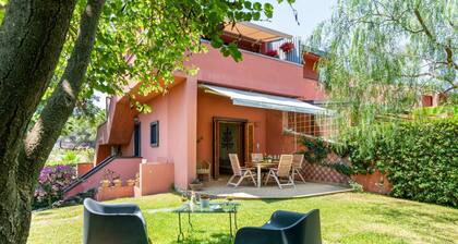 GuestHost - Naxos Seaside Apt with Gardens, Parking and Pool