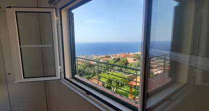 Local Sossegado e com Vista Panorâmica Sobre as Ilhas Desertas