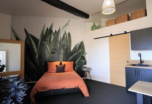 1 bedroom, in-room safe, free WiFi, bed sheets