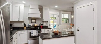 This house is a 4 bedroom(s), 3 bathrooms, located in Nashville, TN.