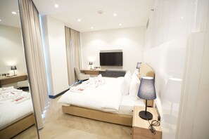 Executive Apartment | 2 bedrooms, in-room safe, desk, iron/ironing board