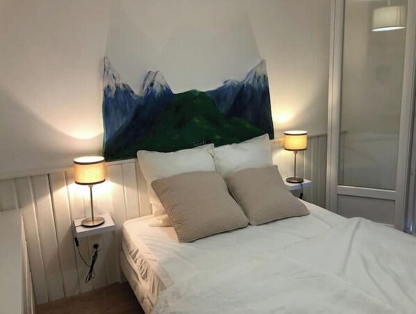 2 chambres, fer et planche à repasser, lit parapluie, Wi-Fi gratuit