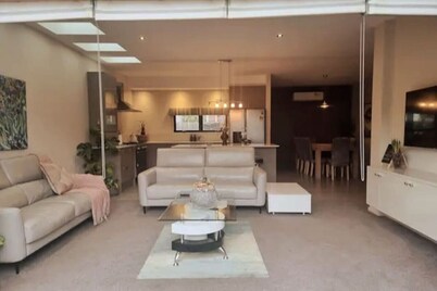 Stylish Retreat Steps from Geelong Waterfront