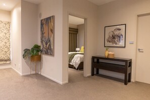3 bedrooms, desk, iron/ironing board, WiFi