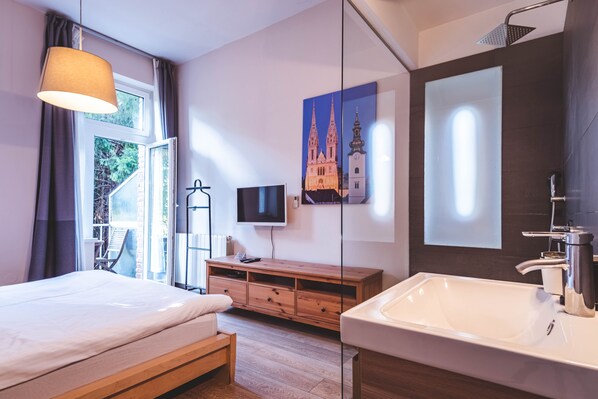 3 chambres, fer et planche à repasser, Wi-Fi gratuit, draps fournis