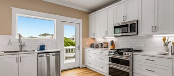 Perfect views of South Beach and Sunsets on Bald Head Island! Recently renovated!