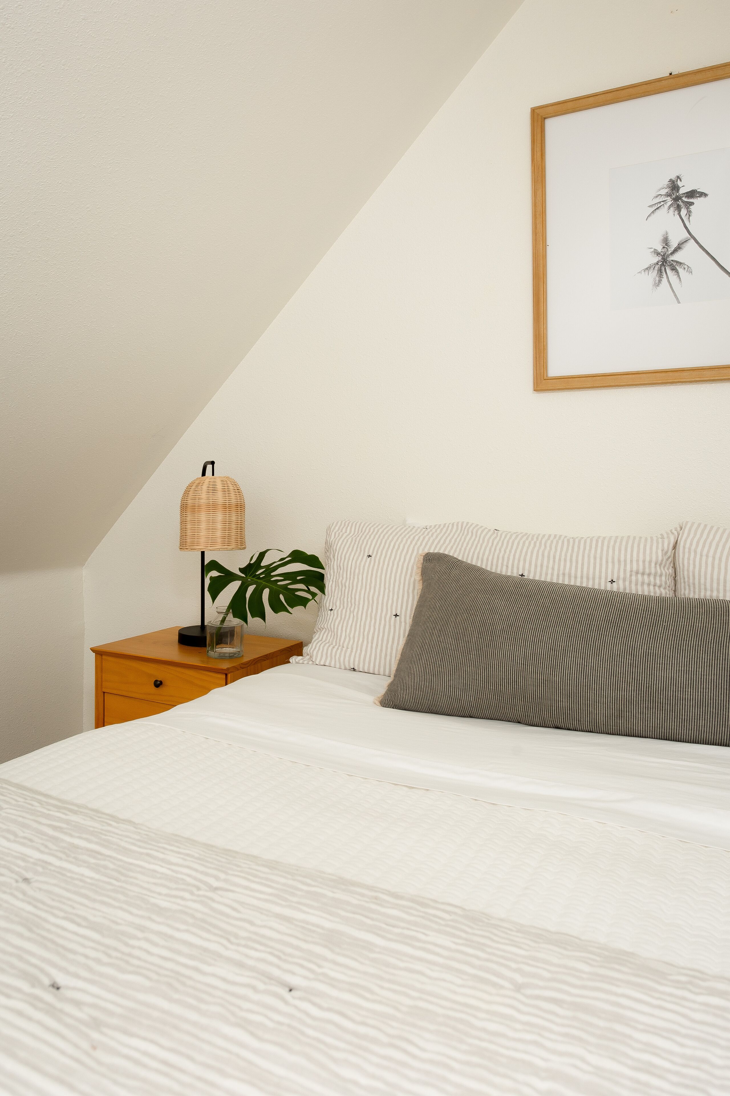 Desk, iron/ironing board, free WiFi, bed sheets