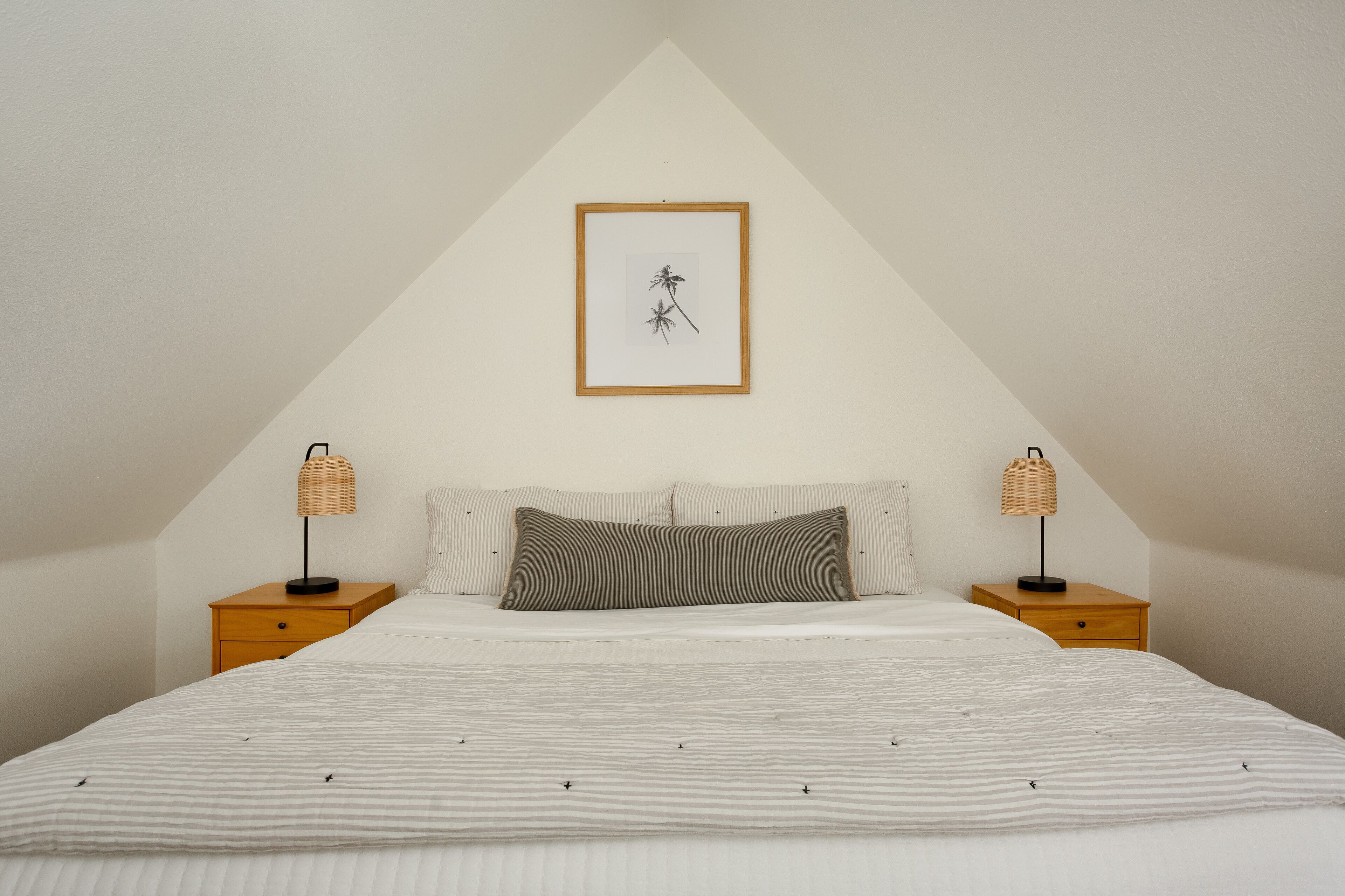 Desk, iron/ironing board, free WiFi, bed sheets