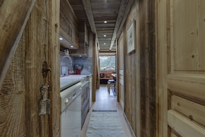 المنشأة من الداخل