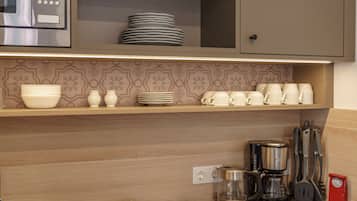 Superior Apartment | Private kitchen | Fridge, microwave, stovetop, electric kettle