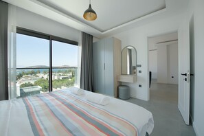 Deluxe Room | Premium bedding, in-room safe, desk, blackout drapes - Lodos Suites & Residence (Bodrum)