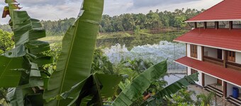 Cozy One Bedroom Villa Facing Paddy fields amidst a Fruit garden